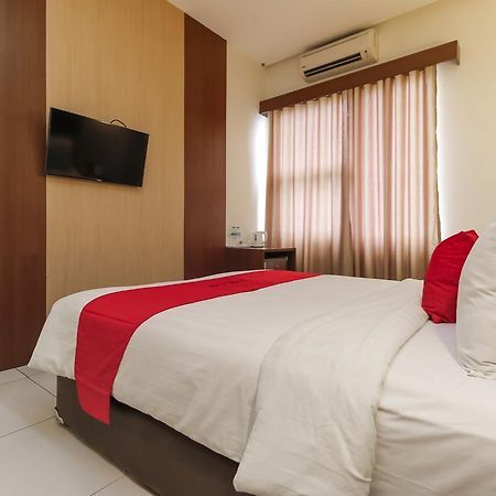 Hotel Reddoorz Near Roxy à Jakarta Extérieur photo