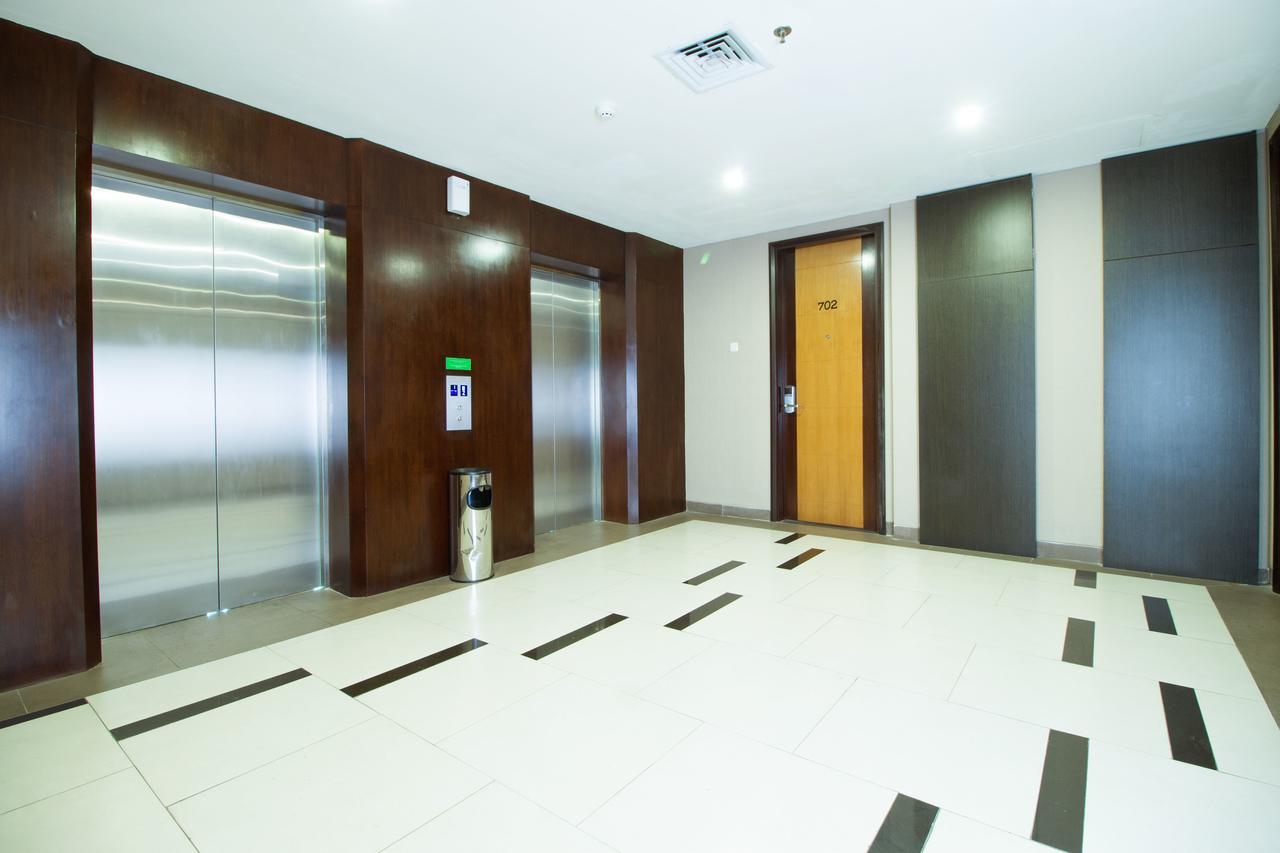 Hotel Reddoorz Near Roxy à Jakarta Extérieur photo
