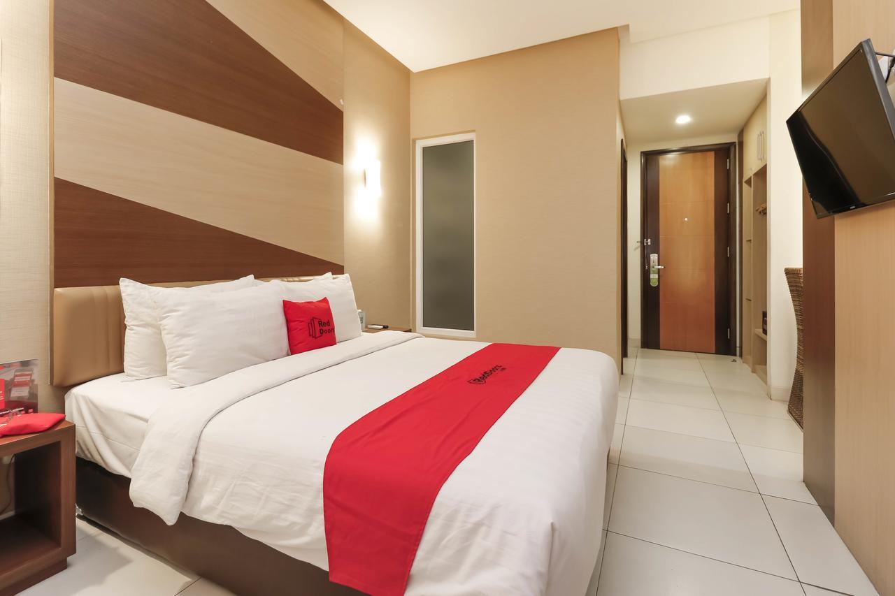 Hotel Reddoorz Near Roxy à Jakarta Extérieur photo