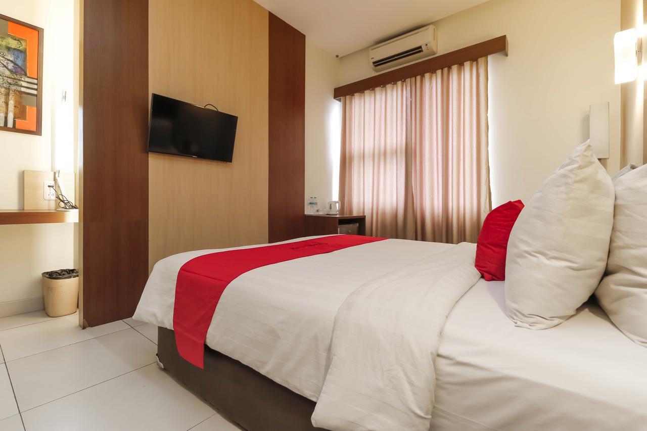 Hotel Reddoorz Near Roxy à Jakarta Extérieur photo