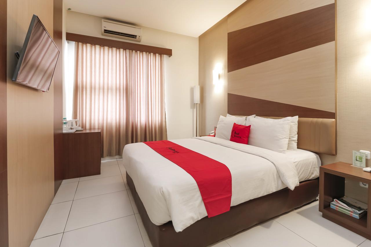 Hotel Reddoorz Near Roxy à Jakarta Extérieur photo