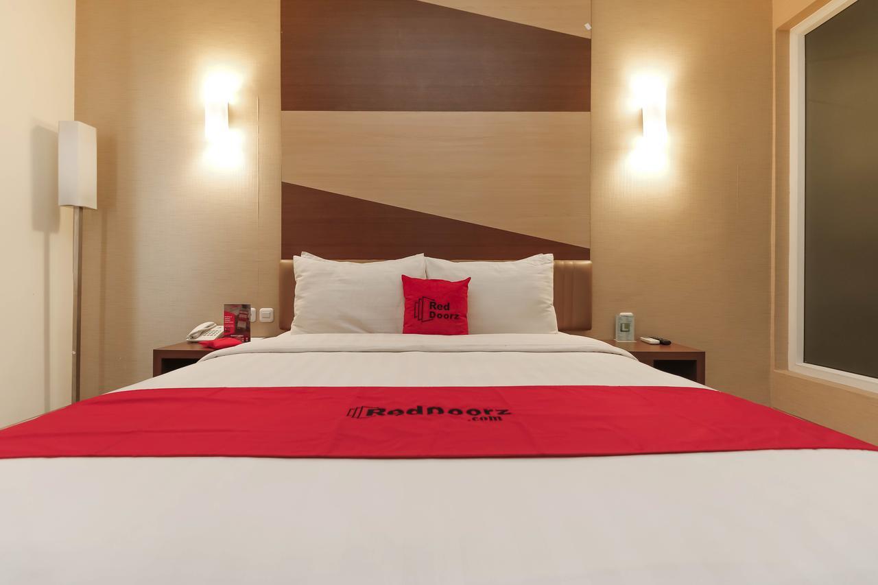 Hotel Reddoorz Near Roxy à Jakarta Extérieur photo