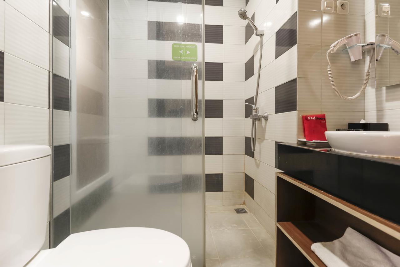 Hotel Reddoorz Near Roxy à Jakarta Extérieur photo