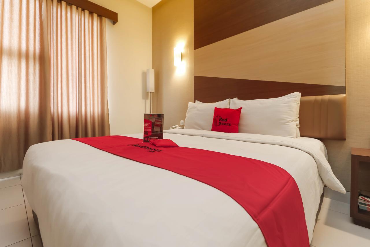Hotel Reddoorz Near Roxy à Jakarta Extérieur photo