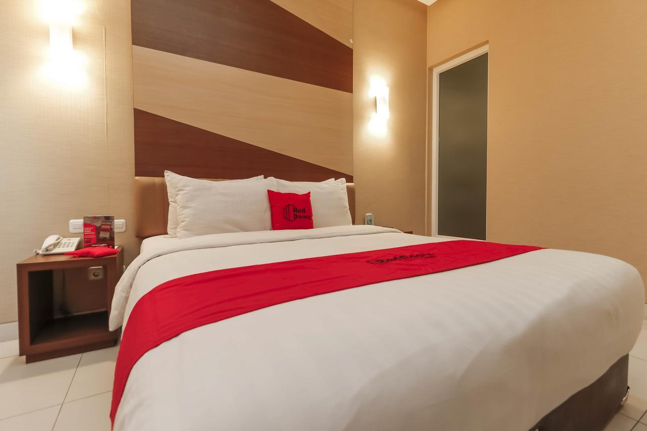 Hotel Reddoorz Near Roxy à Jakarta Extérieur photo